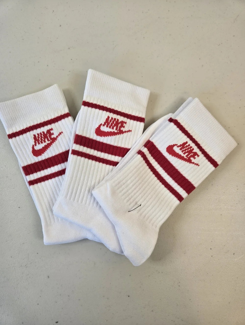 NWoT Nike Bundle Everyday Essentials Crew Socks White Red Stripe Medium 3 Pair - Picture 2 of 11